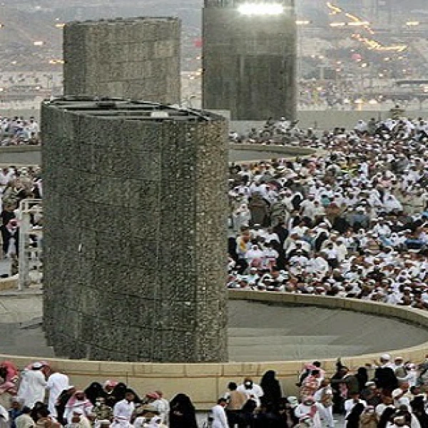 HAC’DA ŞEYTAN TAŞLAMA